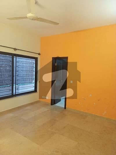 Luxury Upper Portion for Rent 3 Bed | Swimming Pool | Servant Quarter | I-8/