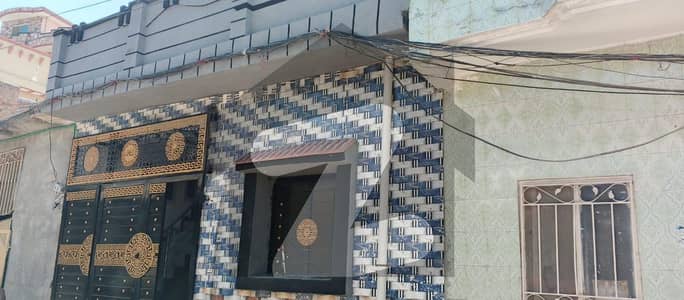 Prime Location House Sized 3 Marla Is Available For sale In Girja Road