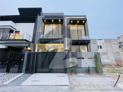 الرحمان گارڈن فیز 2 الرحمان گارڈن,لاہور میں 5 کمروں کا 5 مرلہ مکان 2.25 کروڑ میں برائے فروخت۔