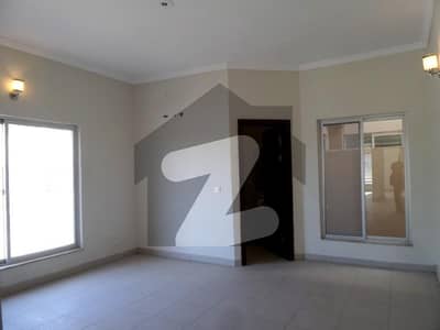 Corner 235 Square Yards House In Bahria Town - Precinct 27 Is Available