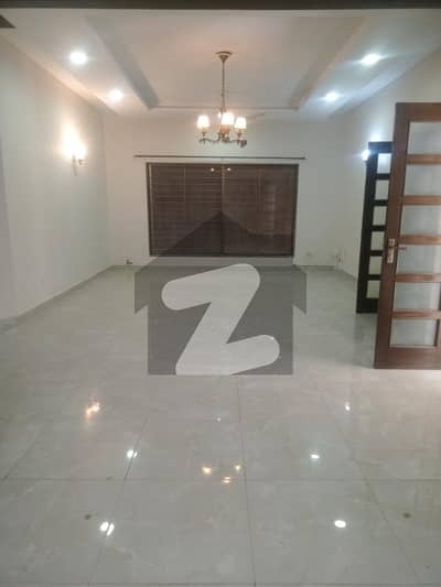 ای ۔ 11 اسلام آباد میں 3 کمروں کا 1 کنال زیریں پورشن 1.7 لاکھ میں کرایہ پر دستیاب ہے۔