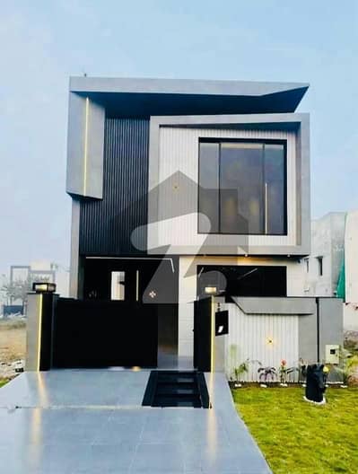 ڈی ایچ اے 9 ٹاؤن ڈیفنس (ڈی ایچ اے),لاہور میں 3 کمروں کا 5 مرلہ مکان 2.19 کروڑ میں برائے فروخت۔