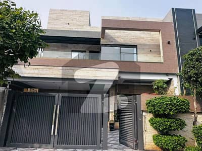 پیراگون سٹی لاہور میں 4 کمروں کا 10 مرلہ مکان 4.22 کروڑ میں برائے فروخت۔