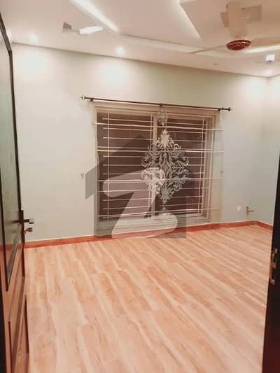 10 Marla House For Rent in DHA