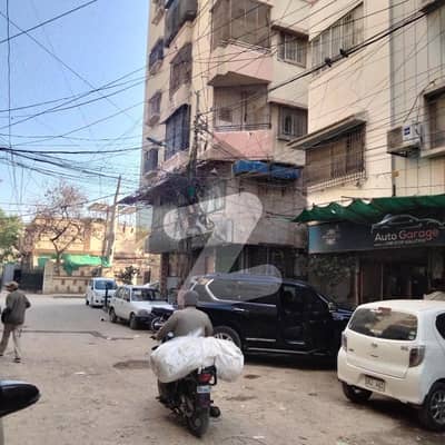 طارق روڈ کراچی میں 5 مرلہ دکان 1.3 لاکھ میں کرایہ پر دستیاب ہے۔