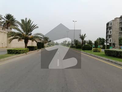 بحریہ ٹاؤن - طلحہ بلاک بحریہ ٹاؤن سیکٹر ای,بحریہ ٹاؤن,لاہور میں 5 مرلہ کمرشل پلاٹ 3.0 کروڑ میں برائے فروخت۔