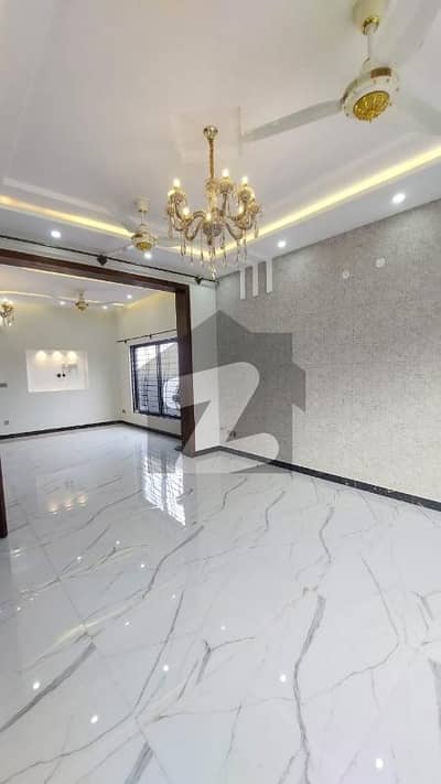 ڈی ایچ اے فیز 5 - سیکٹر ایف ڈی ایچ اے ڈیفینس فیز 5,ڈی ایچ اے ڈیفینس,اسلام آباد میں 5 کمروں کا 10 مرلہ مکان 6.25 کروڑ میں برائے فروخت۔ ڈی ایچ اے فیز 5 - سیکٹر ایف ڈی ایچ اے ڈیفینس فیز 5,ڈی ایچ اے ڈیفینس,اسلام آباد میں 5 کمروں کا 10 مرلہ مکان 6.25 کروڑ میں برائے فروخت۔