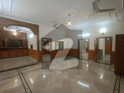 40x80 Sun Face House Upper Portion Available On Rent Located In I-8/4 Close End Street