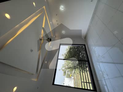 1 kanal upper portion separate gate Dha phase 6 near dolman mall hot location for rent