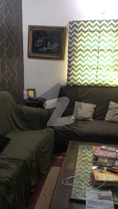 کلفٹن ۔ بلاک 5 کلفٹن,کراچی میں 3 کمروں کا 6 مرلہ فلیٹ 2.5 کروڑ میں برائے فروخت۔