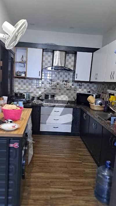 ڈی ایچ اے فیز 7 ایکسٹینشن ڈی ایچ اے ڈیفینس,کراچی میں 4 کمروں کا 4 مرلہ مکان 4.5 کروڑ میں برائے فروخت۔