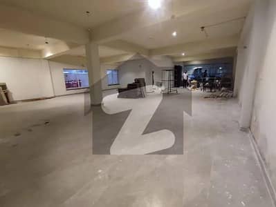 جوہر ٹاؤن فیز 1 جوہر ٹاؤن,لاہور میں 2 کنال دفتر 7.0 لاکھ میں کرایہ پر دستیاب ہے۔