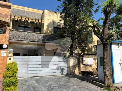 I-8/3 40x80 Upper Portion Available For Rent Ideal Location More Options Available