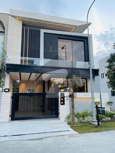 5 MARLA BRAND NEW HOUSE FOR SALE NEAR TO PARK