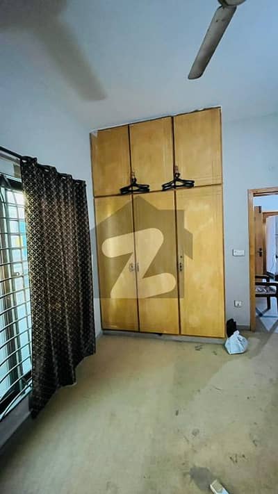 جوہر ٹاؤن لاہور میں 2 کمروں کا 5 مرلہ بالائی پورشن 58.0 ہزار میں کرایہ پر دستیاب ہے۔