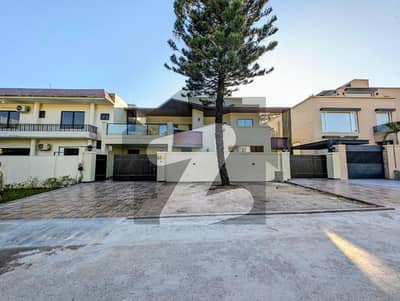 ایف ۔ 8 اسلام آباد میں 7 کمروں کا 1 کنال مکان 14.0 لاکھ میں کرایہ پر دستیاب ہے۔