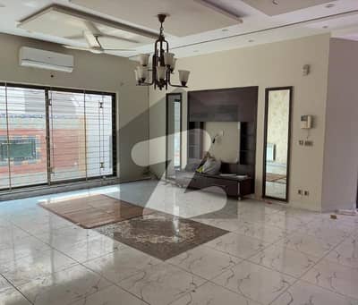 ڈی ایچ اے فیز 3 ڈیفنس (ڈی ایچ اے),لاہور میں 5 کمروں کا 1 کنال مکان 2.5 لاکھ میں کرایہ پر دستیاب ہے۔