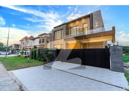 10 MARLA ELEGANT AND FULLY MAINTAINED SUPER HOT LOCATED BUNGALOW IS AVAILABLE IN THE BEST BLOCK OF DHA LAHORE.