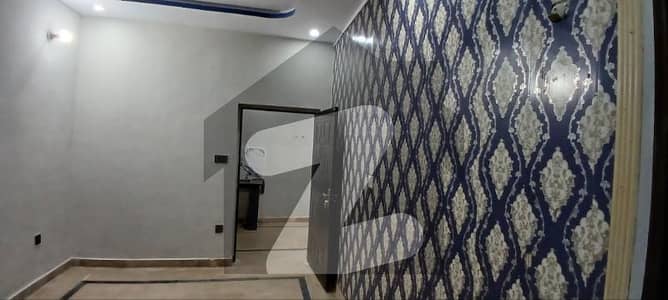 سمن آباد لاہور میں 2 کمروں کا 2 مرلہ فلیٹ 52.0 لاکھ میں برائے فروخت۔