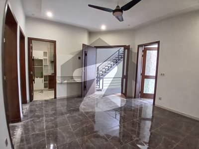 بنی گالہ اسلام آباد میں 4 کمروں کا 5 مرلہ مکان 80.0 ہزار میں کرایہ پر دستیاب ہے۔