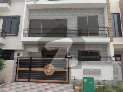 5 Marla House For Sale In FMC. B-17 5 Marla House For Sale In FMC. B-17