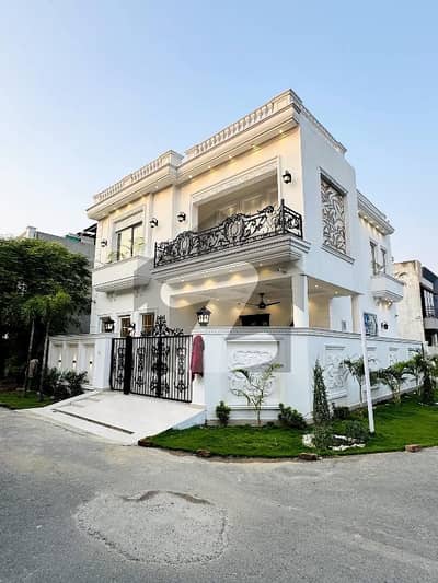 1 Kanal Prime Location House Available For Sale DHA Multan M Sector