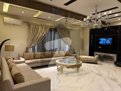 ڈی ایچ اے فیز 3 - بلاک زیڈ فیز 3,ڈیفنس (ڈی ایچ اے),لاہور میں 6 کمروں کا 1 کنال مکان 8.25 کروڑ میں برائے فروخت۔