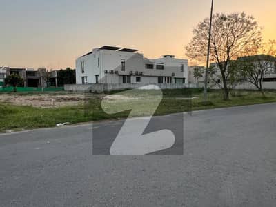 Premium 1 Kanal Plot | Easy Approach From Main Boulevard