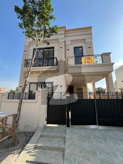 ڈی ایچ اے 11 رہبر سیکٹر 2 ڈی ایچ اے 11 رہبر,لاہور میں 3 کمروں کا 5 مرلہ مکان 2.6 کروڑ میں برائے فروخت۔