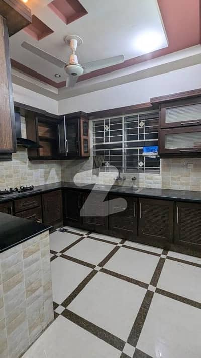 Beautiful 10 Marla lower portion