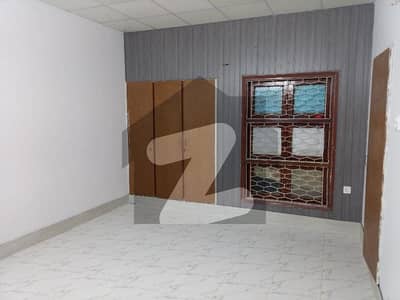 پی ای سی ایچ ایس بلاک 2 پی ای سی ایچ ایس,جمشید ٹاؤن,کراچی میں 16 مرلہ دفتر 3.3 لاکھ میں کرایہ پر دستیاب ہے۔