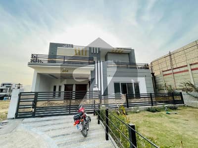 گلبرگ ریزیڈنشیا گلبرگ,اسلام آباد میں 5 کمروں کا 10 مرلہ مکان 1.5 لاکھ میں کرایہ پر دستیاب ہے۔