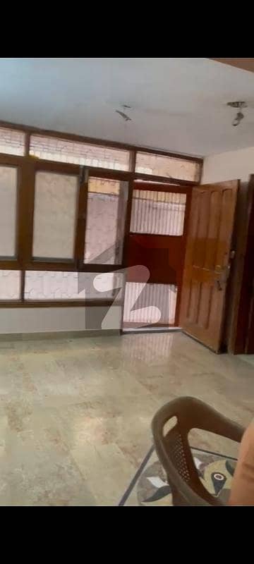 شہید ملت روڈ کراچی میں 1 کنال دفتر 5.5 لاکھ میں کرایہ پر دستیاب ہے۔