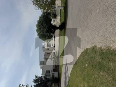 ڈی ایچ اے فیز 8 - بلاک یو فیز 8,ڈیفنس (ڈی ایچ اے),لاہور میں 2 کنال رہائشی پلاٹ 11.5 کروڑ میں برائے فروخت۔ ڈی ایچ اے فیز 8 - بلاک یو فیز 8,ڈیفنس (ڈی ایچ اے),لاہور میں 2 کنال رہائشی پلاٹ 11.5 کروڑ میں برائے فروخت۔