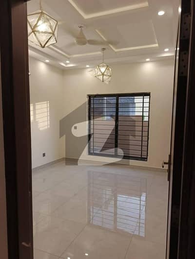 جی ۔ 11 اسلام آباد میں 3 کمروں کا 14 مرلہ بالائی پورشن 1.65 لاکھ میں کرایہ پر دستیاب ہے۔