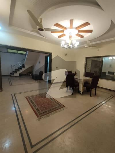 ای ۔ 11 اسلام آباد میں 6 کمروں کا 14 مرلہ زیریں پورشن 2.5 لاکھ میں کرایہ پر دستیاب ہے۔