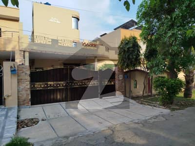 1 Kanal old House For Sale at Prime Location Close to Wapda Town K1 Block