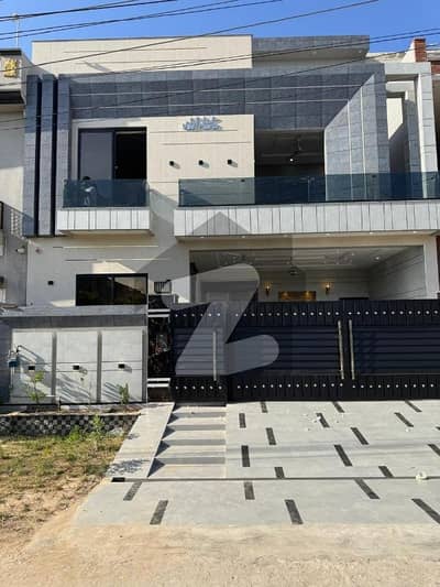 10 MARLA BRAND NEW MODREN ELEVATION HOUSE FOR SALE IN_CLOSE TOO TARIQ GARDEN