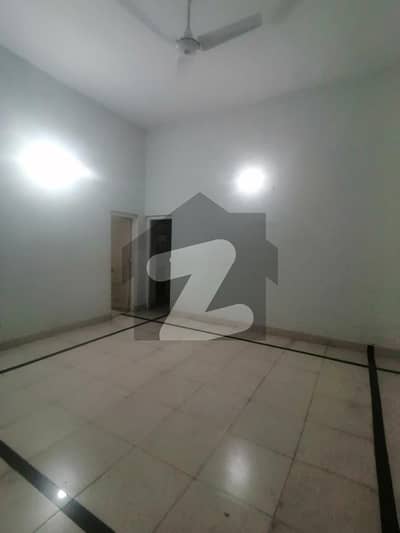 4 Kanal School/College Building