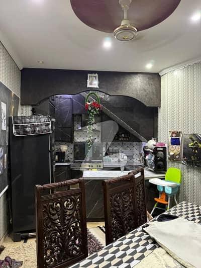 پنجاب سمال انڈسٹریز کالونی لاہور میں 3 کمروں کا 3 مرلہ مکان 1.4 کروڑ میں برائے فروخت۔