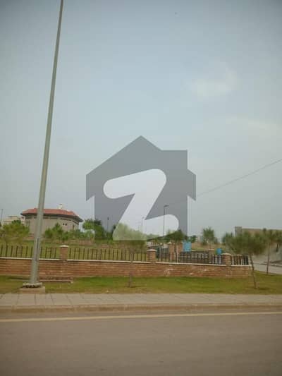 Top Heighted ,Solid, And Level It Very Near To Masjid ,Park ,Commercial