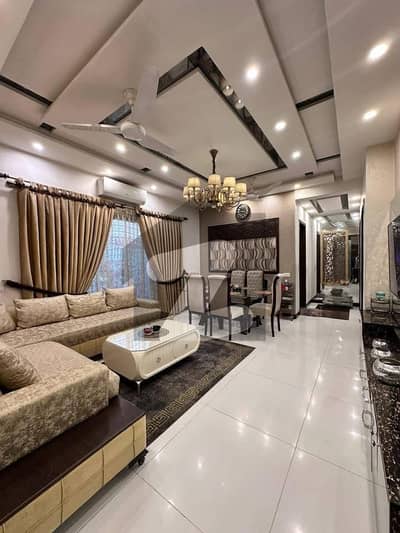 ویلینشیاء ہاؤسنگ سوسائٹی لاہور میں 6 کمروں کا 1 کنال مکان 6.5 کروڑ میں برائے فروخت۔