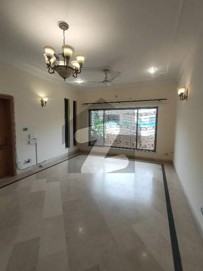 ای ۔ 11/3 ای ۔ 11,اسلام آباد میں 3 کمروں کا 1 کنال زیریں پورشن 2.0 لاکھ میں کرایہ پر دستیاب ہے۔