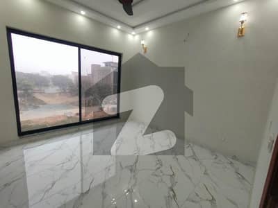 MIAN BROTHERS OFFER DEFENCE PHASE 9 ORIGINAL PIC 5 MARLA BRAND NEW HOUSE AT TOP LOCATION FOR SALE ALMOST FINAL 2,51,00,000