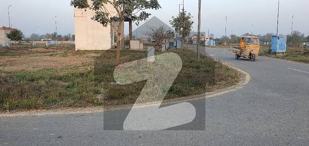 9 MARLA CORNER PLOT FOR SALE