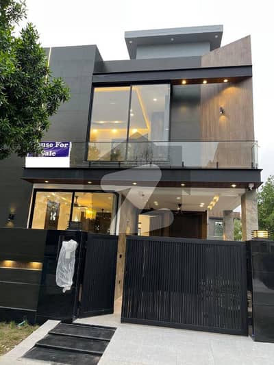 ڈی ایچ اے 11 رہبر سیکٹر 2 ڈی ایچ اے 11 رہبر,لاہور میں 3 کمروں کا 5 مرلہ مکان 2.95 کروڑ میں برائے فروخت۔