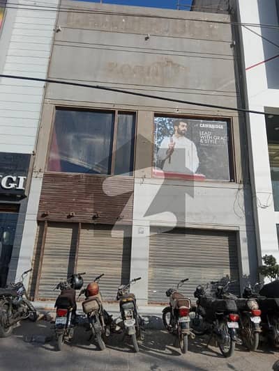 Showroom Available For Rent