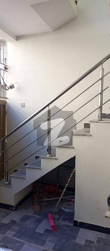 ایچ ۔ 13 اسلام آباد میں 4 کمروں کا 5 مرلہ مکان 1.95 کروڑ میں برائے فروخت۔