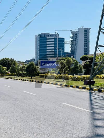 Studio Apartment Avyfor Rent In Block C1 Markaz . 1st Floor. With Attached Kitchen And Bathroom.