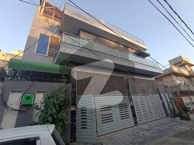 نیو شاہ شمس کالونی ملتان میں 4 کمروں کا 6 مرلہ مکان 1.8 کروڑ میں برائے فروخت۔